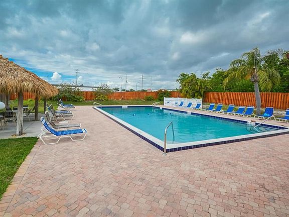 5th image of 7912 SE Villa Cir #2701