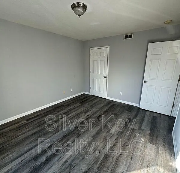 250 Willow Creek Dr #1 — Photo 7