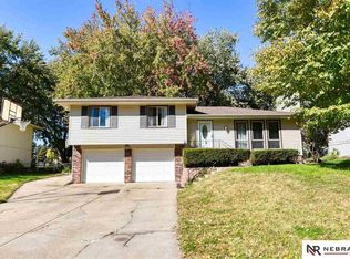 5724 S 152nd Avenue Cir, Omaha, NE 68137