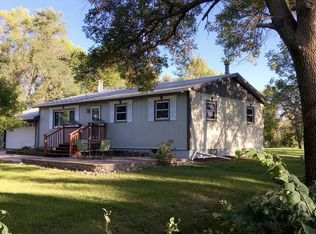12878 E Pleasant Valley Dr, Aberdeen, SD 57401