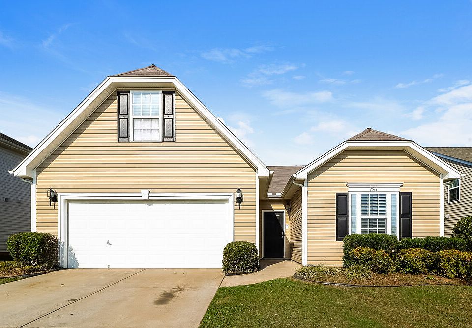 1st image of 2912 Village Center Dr