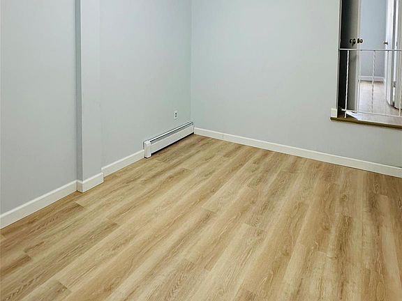 3rd image of 1621 200th St Floor 1