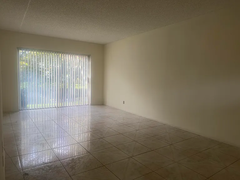 3213 NW 103rd Ter #107-C — Photo 1