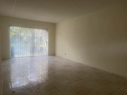 3213 NW 103rd Ter #107-C Photo 1