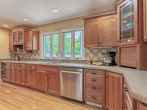 5th image of 17W071 Oak Ln