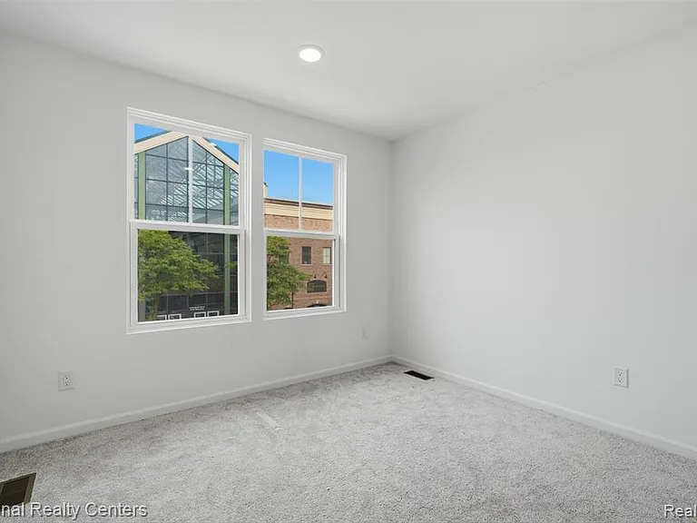43034 Atwood Ave — Photo 24