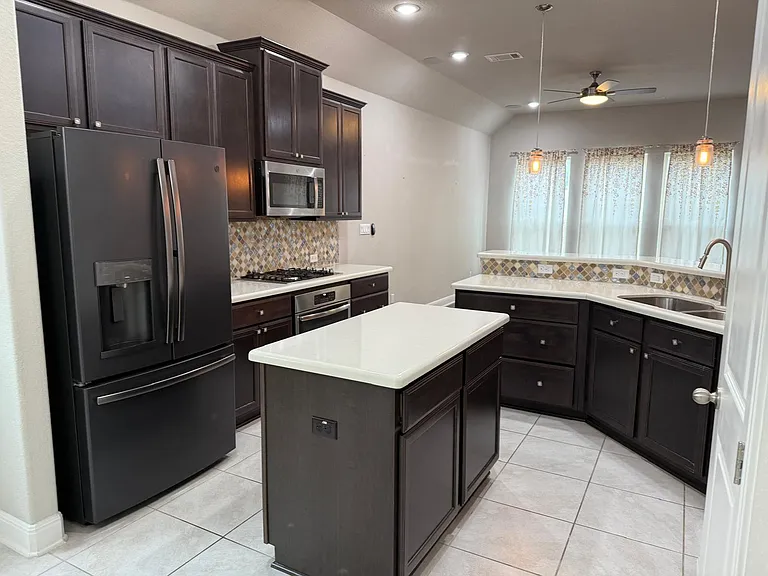 2637 Enza Dr — Photo 8