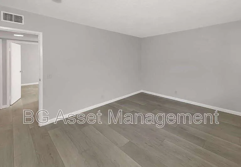 10 Lee St #4 — Photo 11