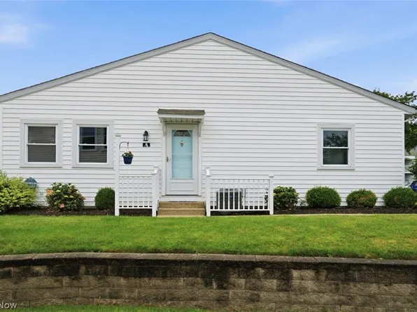 2549 Royal County Down Dr #15A, Uniontown, OH 44685
