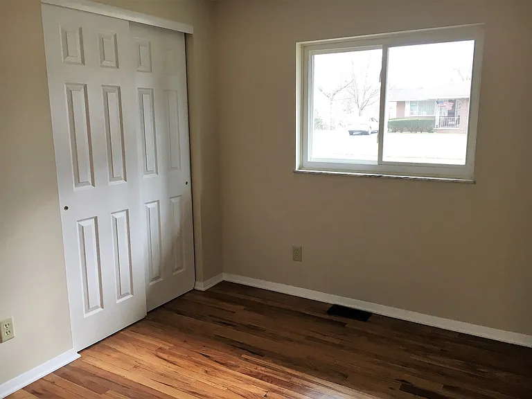 1216 Shanley Dr — Photo 16