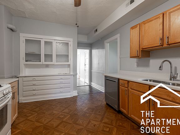 4th image of 2107 N California Ave #2