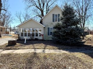 507 W 3rd St, Cameron, MO 64429