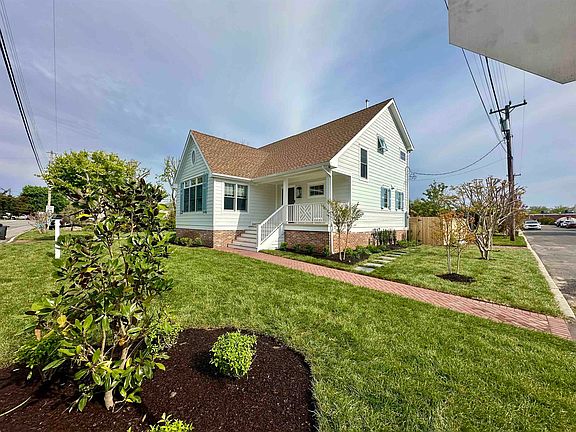 3rd image of 401 Fourth Avenue West Cpe