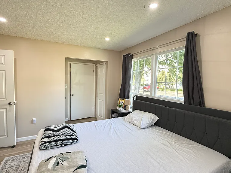 481 Witney Ct — Photo 13