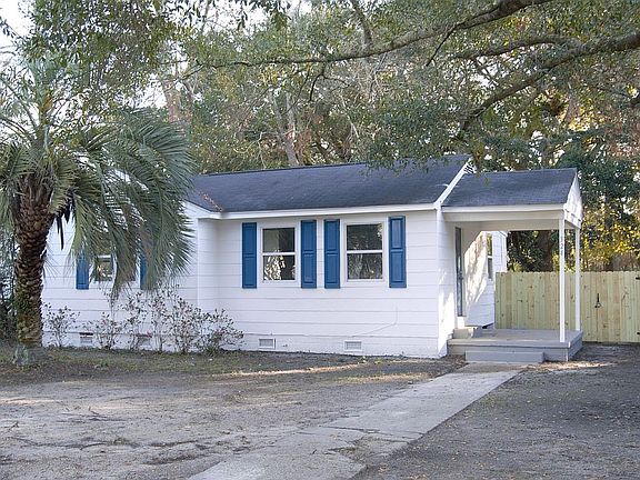 3rd image of 324 West Dr