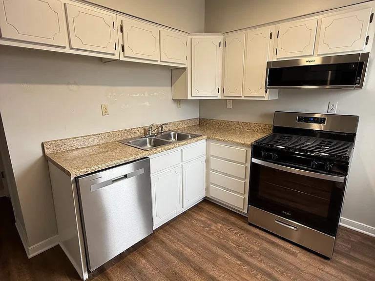Good cabinet space
