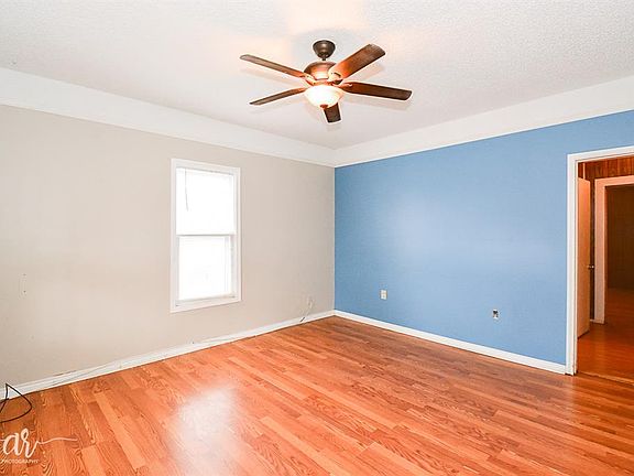 4th image of 141 Meander St