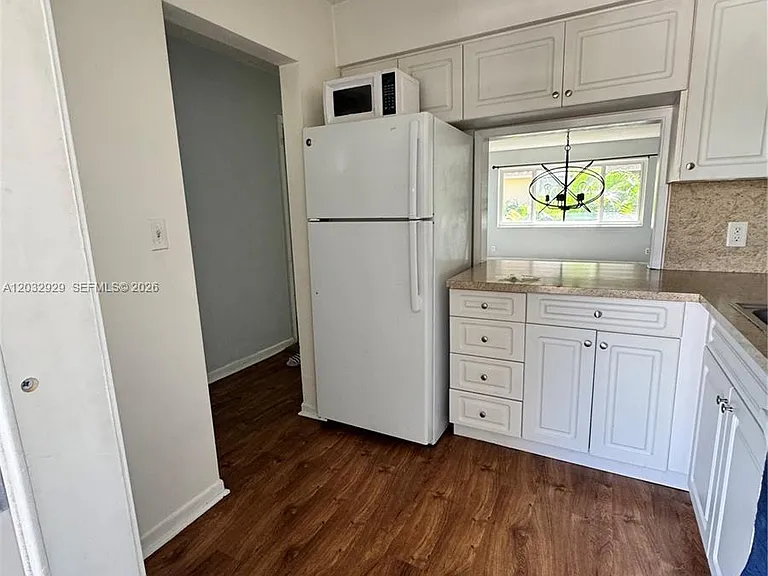2701 NE 1st St #203 — Photo 15