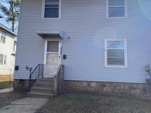 1033 1st St #A, Jackson, MI 49203