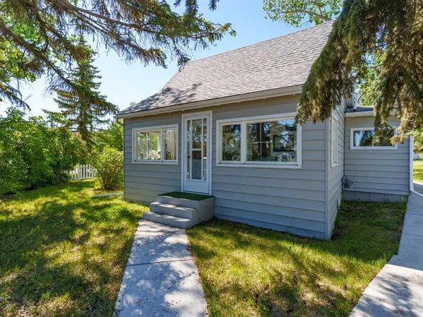 235 N 3rd St, Irricana, AB T0M 1B0