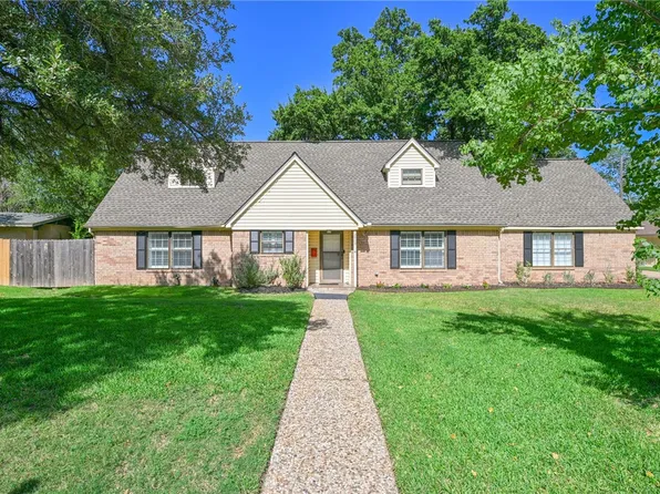 2505 Willow Bend Dr, Bryan, TX 77802