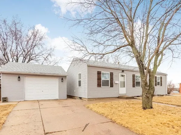 2901 E 21st St, Sioux Falls, SD 57103