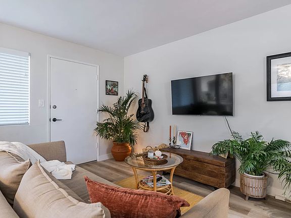 2nd image of 1524 Missouri St #8