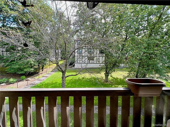 5th image of 768 Sierra Vista Ln