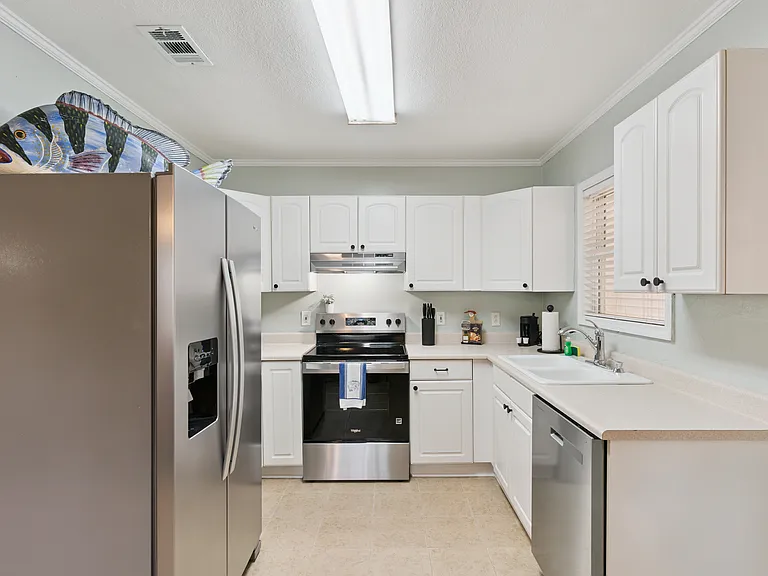 324 Pine St — Photo 2