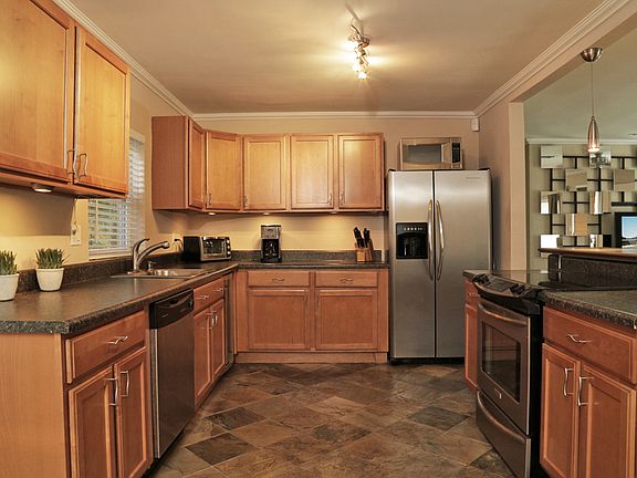 4th image of 2807 Wessex St