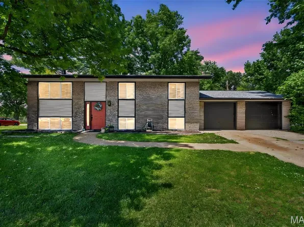 3375 Taylor Ave, Bridgeton, MO 63044