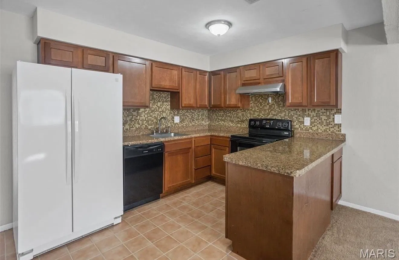 2 bed, 1100 sqft, $1,350 — Photo 3