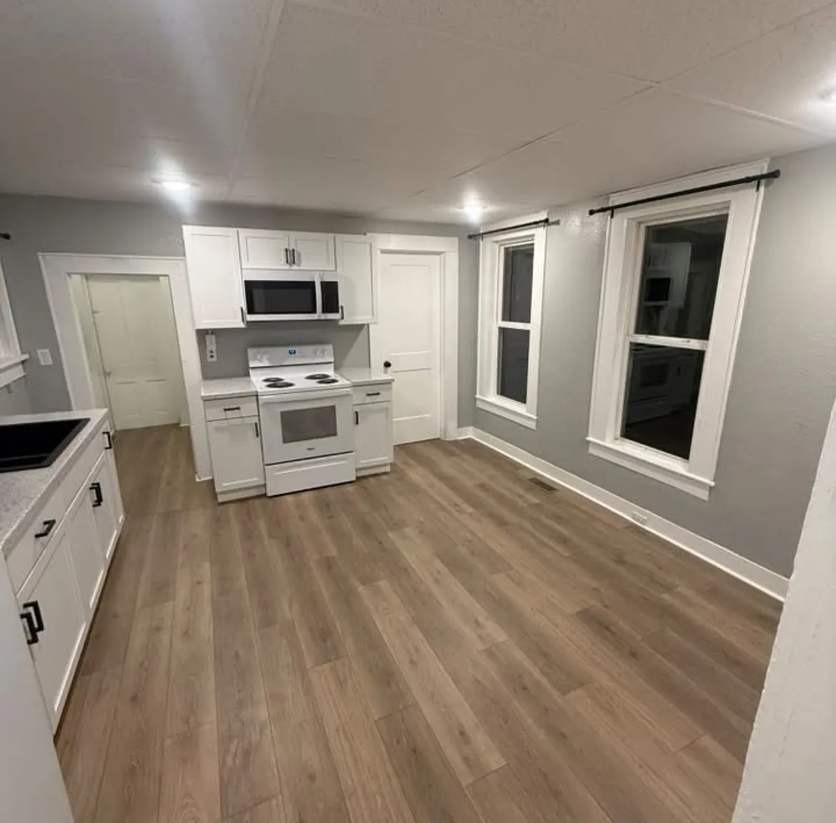 3 bed, $1,700 — Photo 2