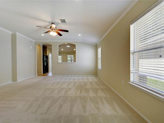 5th image of 5133 English Glade Dr