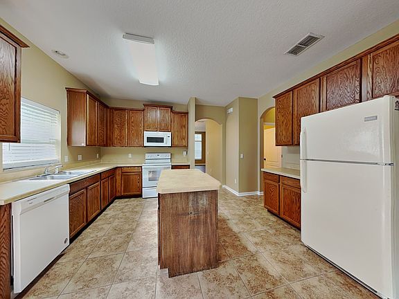 3rd image of 1338 Edison Tree Rd