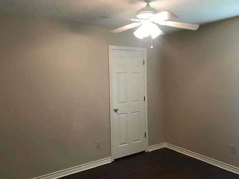 4705 Cliffwood Dr — Photo 6