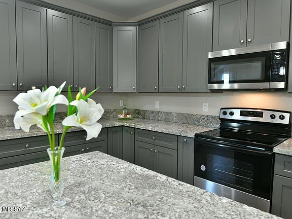 5th image of 1091 N Vail View Rd