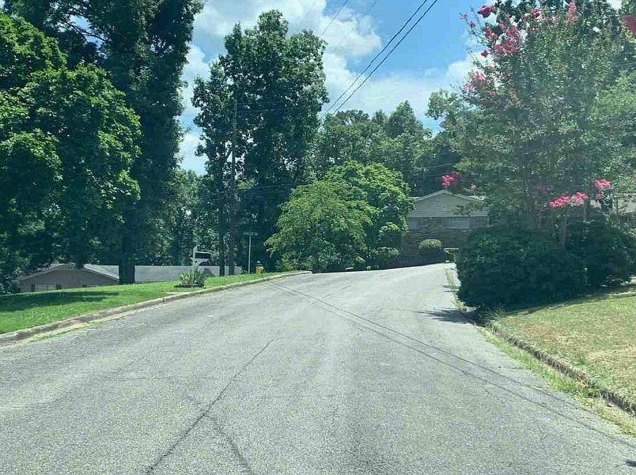 2nd image of 604 Ferndale Cir