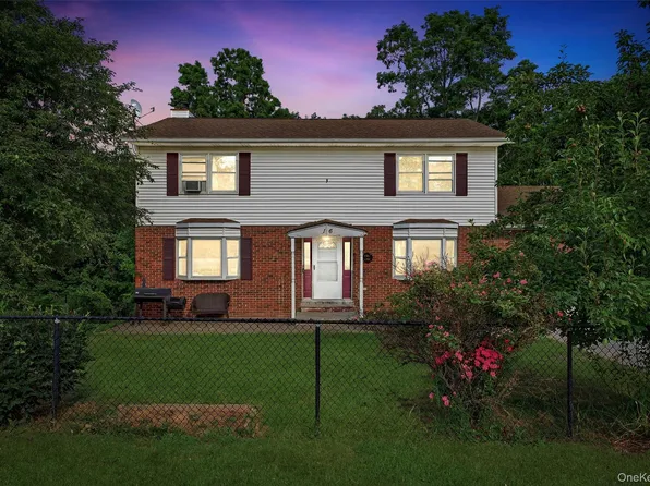 16 Oakland Avenue, Chester, NY 10918