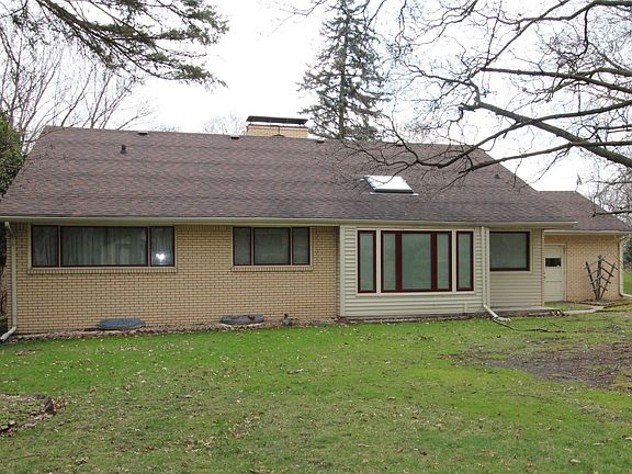3rd image of 112 Calvin Park Blvd N