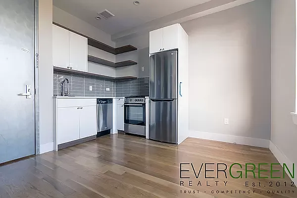 392 Kosciuszko St #4B — Photo 2