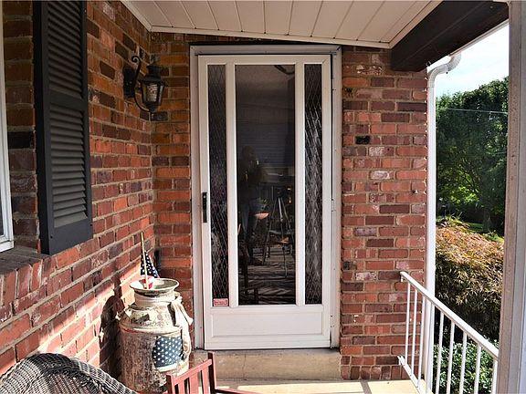 3rd image of 414 Plum Ave