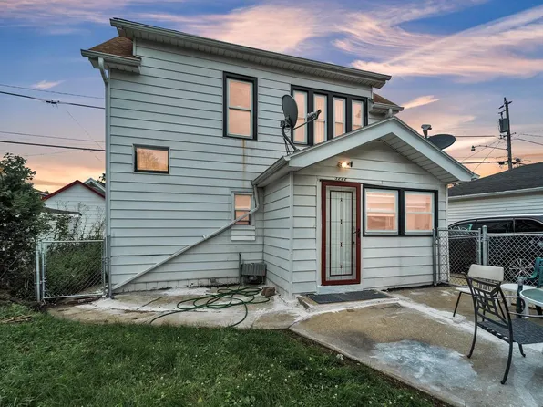 3222 South 11th STREET, Milwaukee, WI 53215