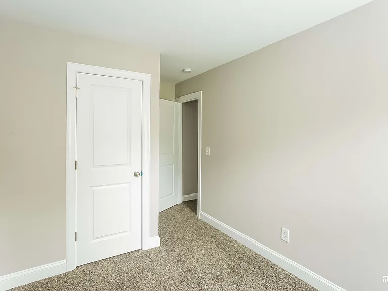 1105 Rosewood Ave — Photo 7