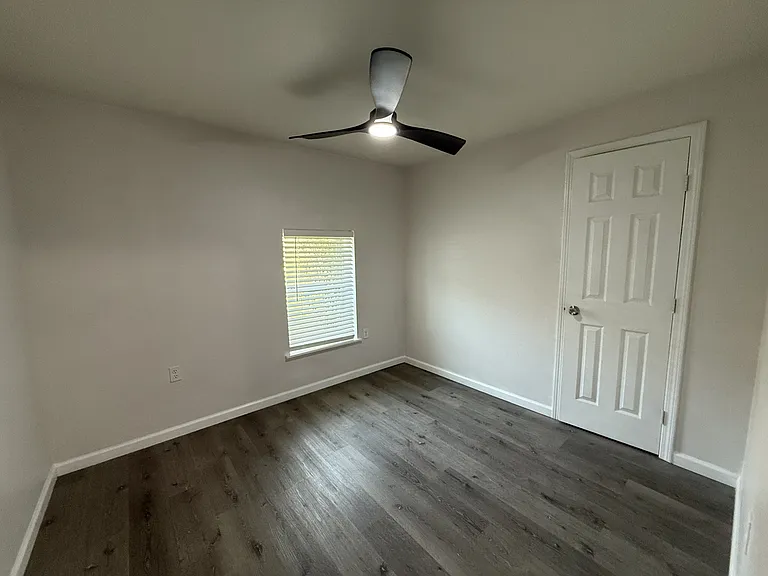 502 Houston St — Photo 6