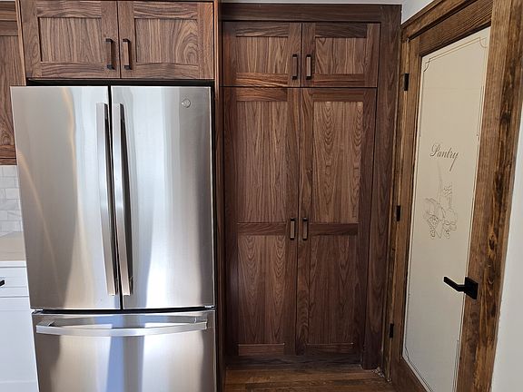 4th image of 240 Lathrop Ave APT 2