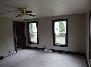 5th image of 301 W Parker St