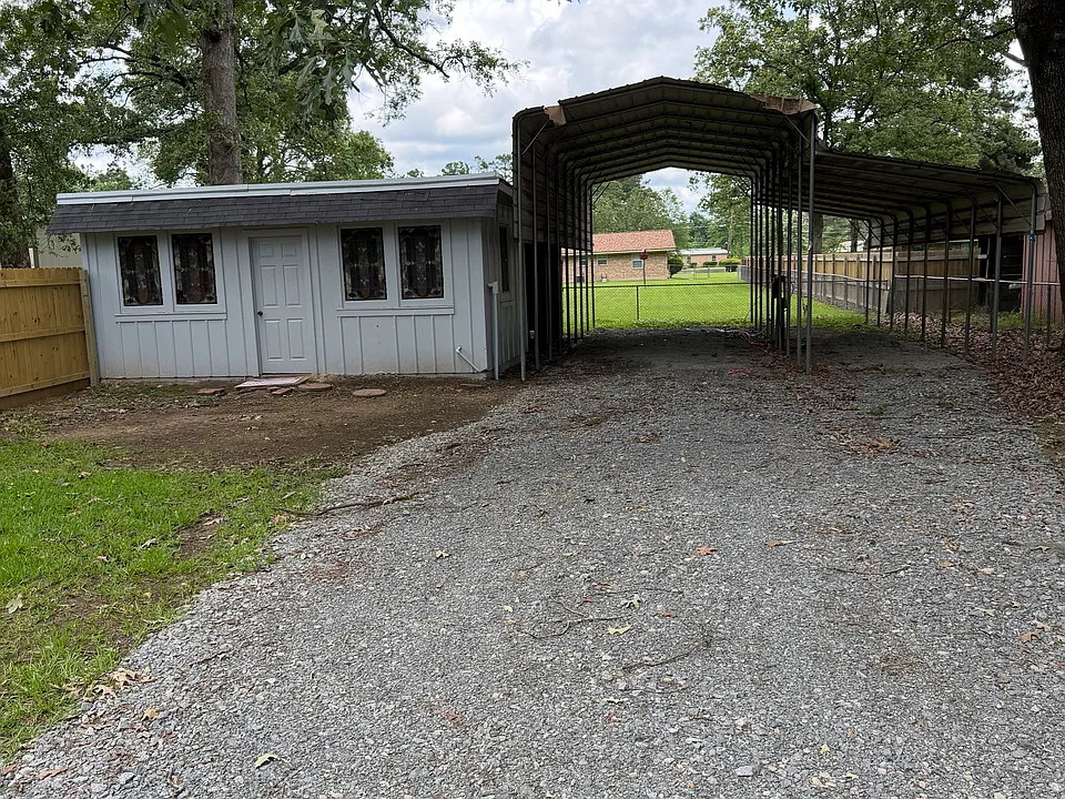 353 Rowland Dr