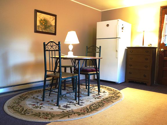 Kitchen Eating Area
