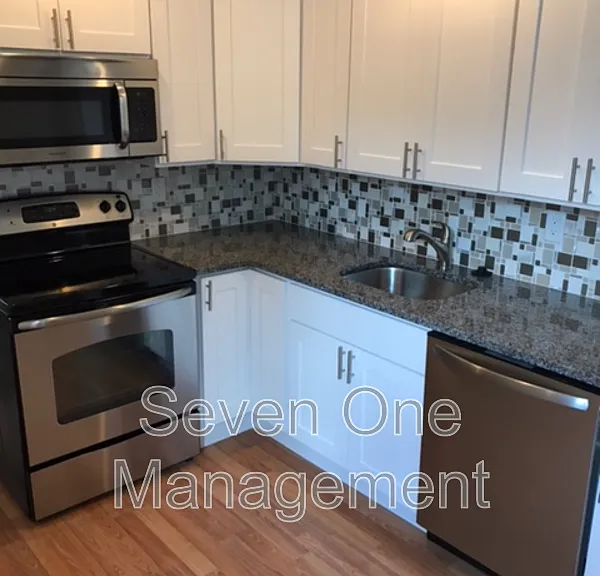 5205 Ridge Ave #B — Photo 1